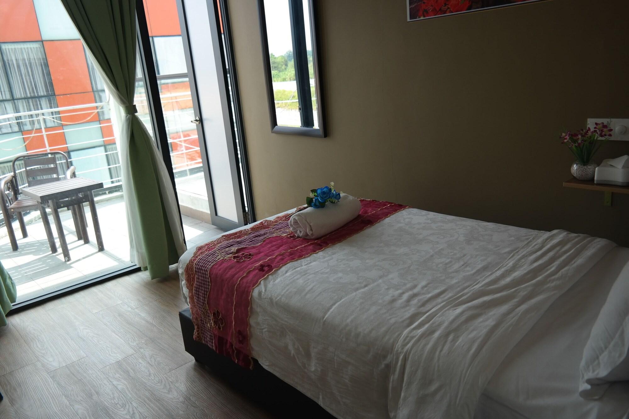 S8 Boutique Hotel Near Klia 1 & Klia 2 雪邦 外观 照片