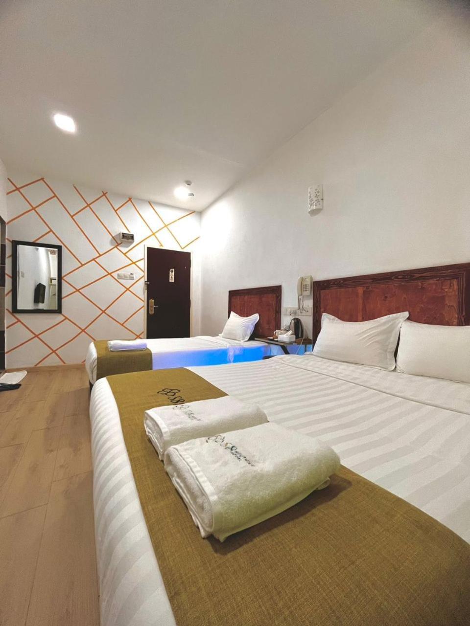 S8 Boutique Hotel Near Klia 1 & Klia 2 雪邦 外观 照片
