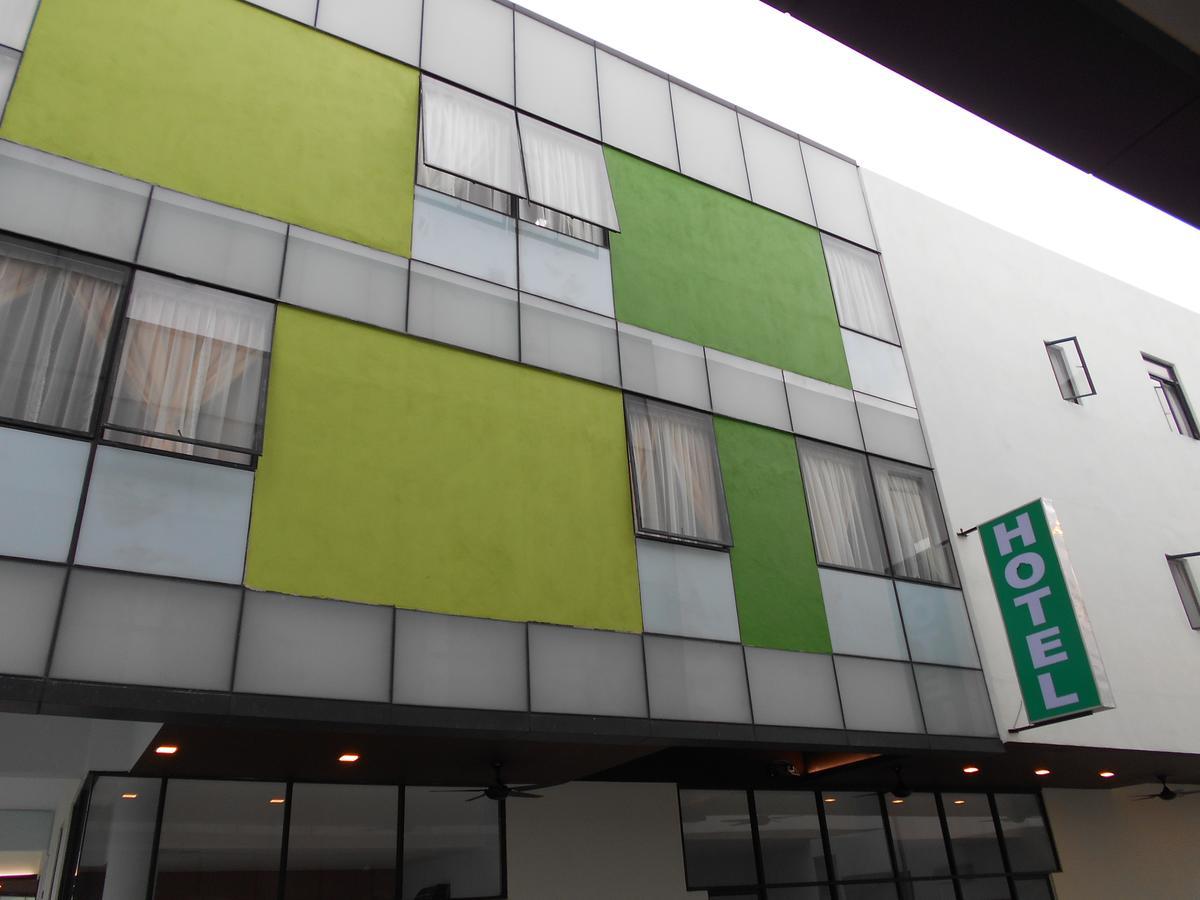 S8 Boutique Hotel Near Klia 1 & Klia 2 雪邦 外观 照片