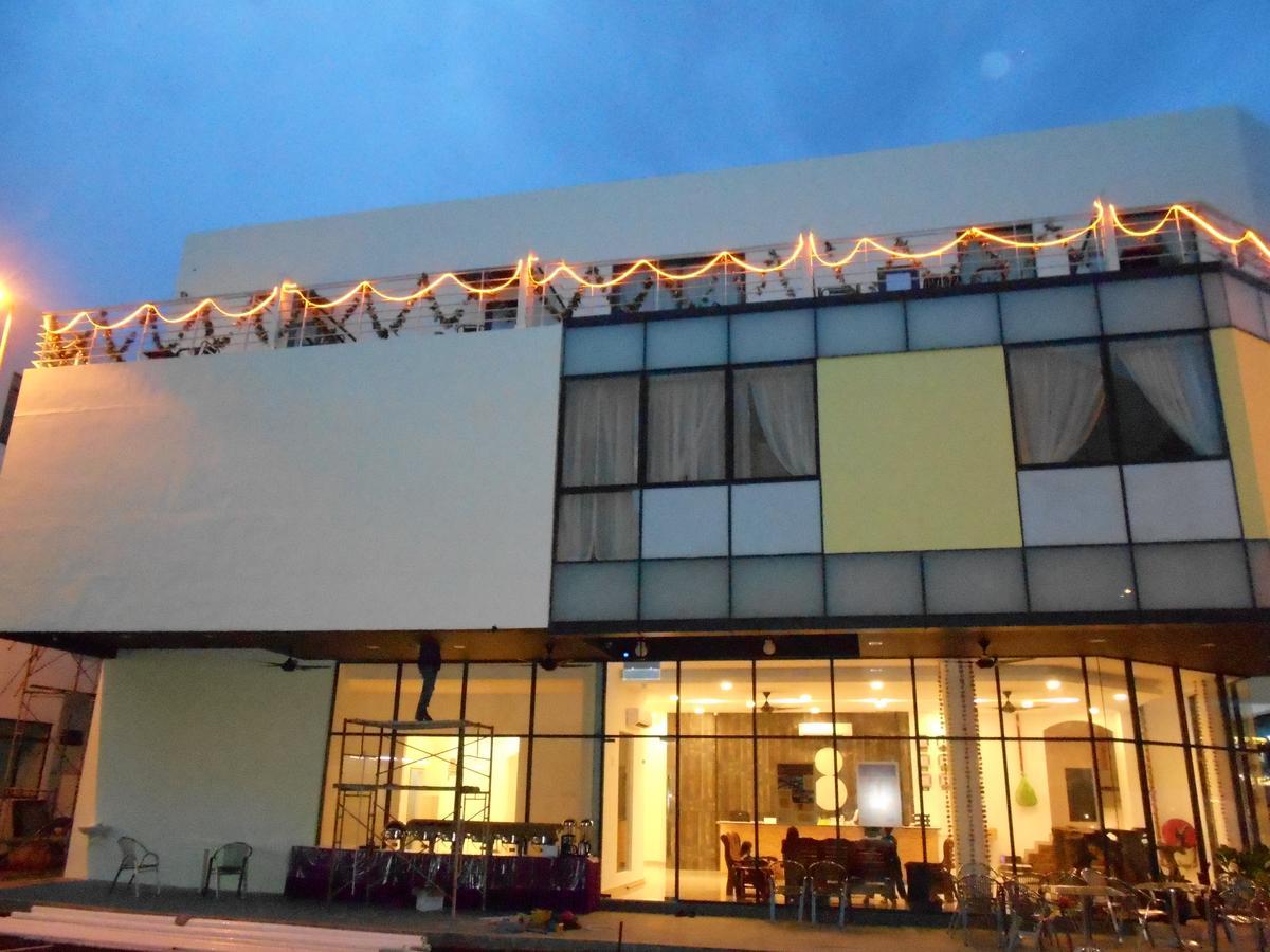 S8 Boutique Hotel Near Klia 1 & Klia 2 雪邦 外观 照片