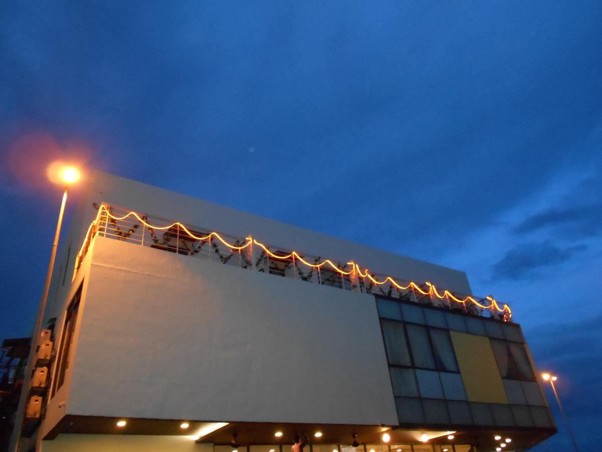 S8 Boutique Hotel Near Klia 1 & Klia 2 雪邦 外观 照片